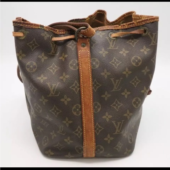 Louis Vuitton Petit Noe Vintage Monogram Shoulder Bag - Picture 4 of 15